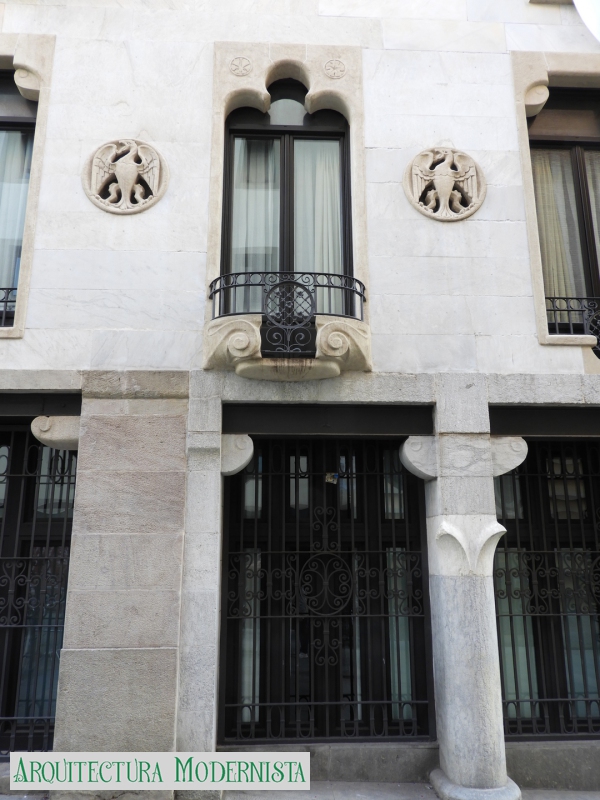 Casa Fuster - façana a c/ Gràcia