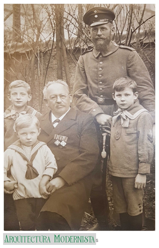 Josep Elsner Sr. (esquerra) amb Joseph Elsner Junior (dreta) durant la Primera Guerra Mundial
