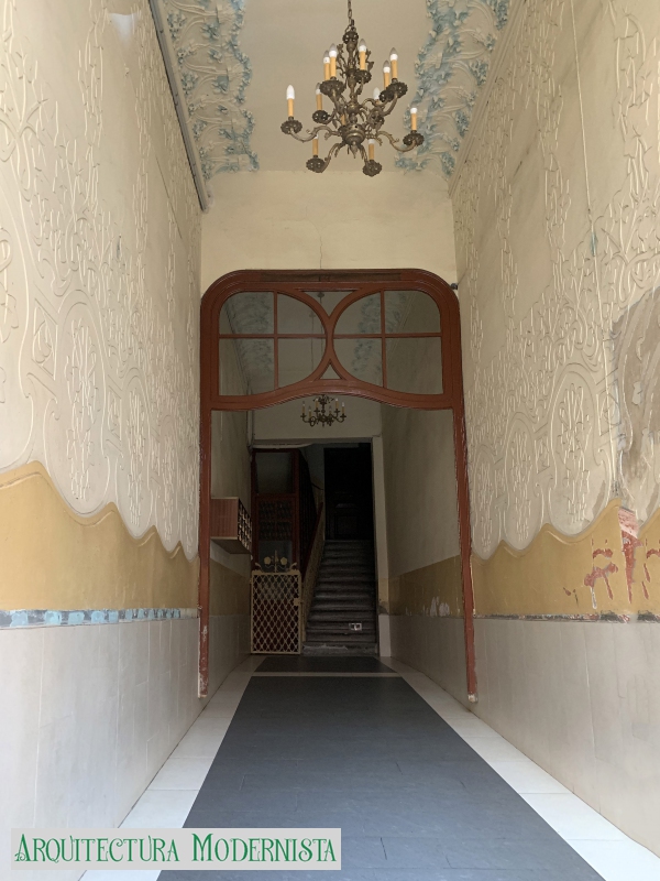 Consell de Cent, 109 (Foto: Albert Esteves, 2019) Consell de Cent, 109