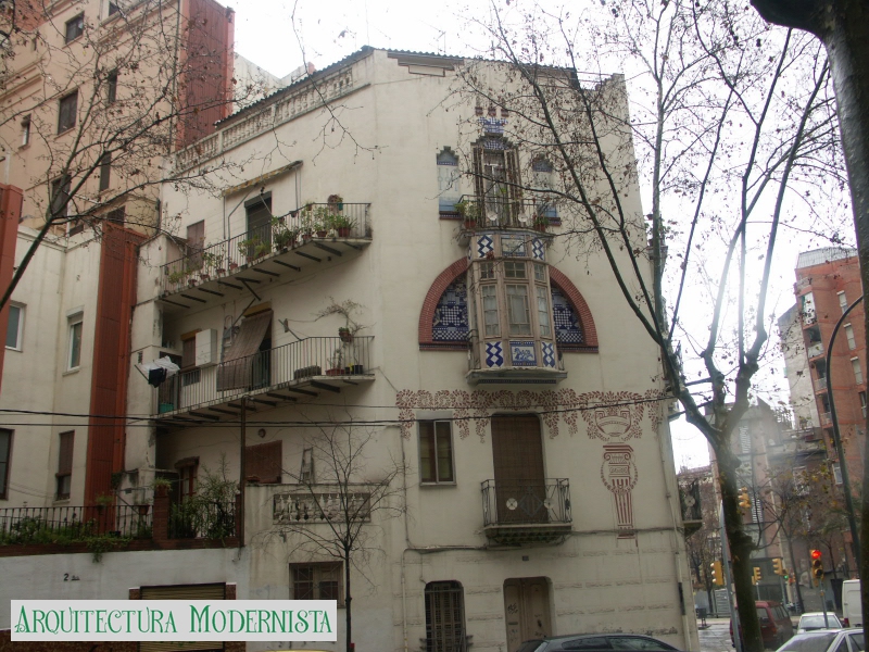 Casa Delfí Sabadell - façana Corunya