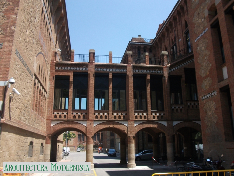 Maternitat - Prat de la Riba (Foto: Valentí Pons Toujouse, 2010) Maternitat - Prat de la Riba