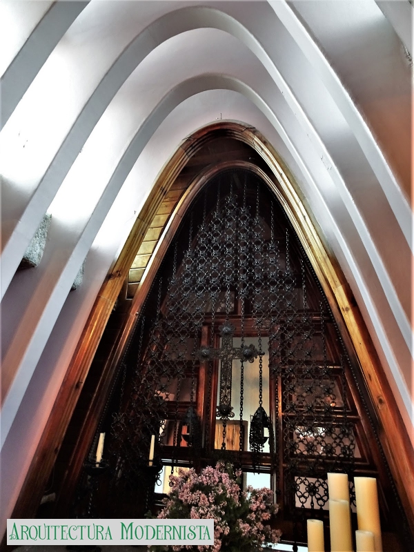 Celler Güell - capella (Foto: Ramon Sales, 2018) Celler Güell - capella