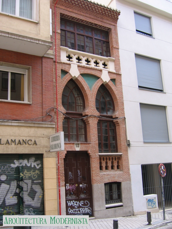 Iglesia de la Buena Dicha - façana a Libreros