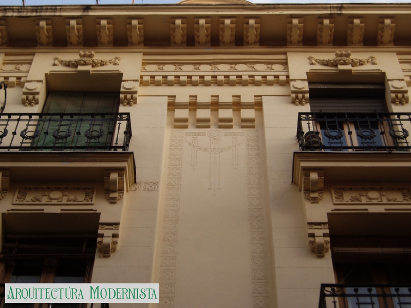 Casa Velázquez - façana a León