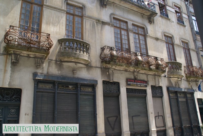 Casa Henriques Coimbra - façana a Galeria de Paris