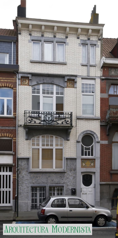 (Foto: ARCHistory/APEB; https://monument.heritage.brussels/fr/Bruxelles_Laeken/Rue_Pierre_Strauwen/22/36067, 2018)
