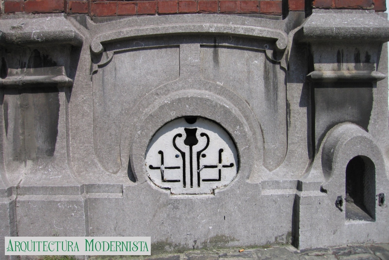 (Foto: © SPRB-DMS; https://monument.heritage.brussels/fr/Bruxelles_Extension_Est/Rue_John_Waterloo_Wilson/42/18002, 2006)