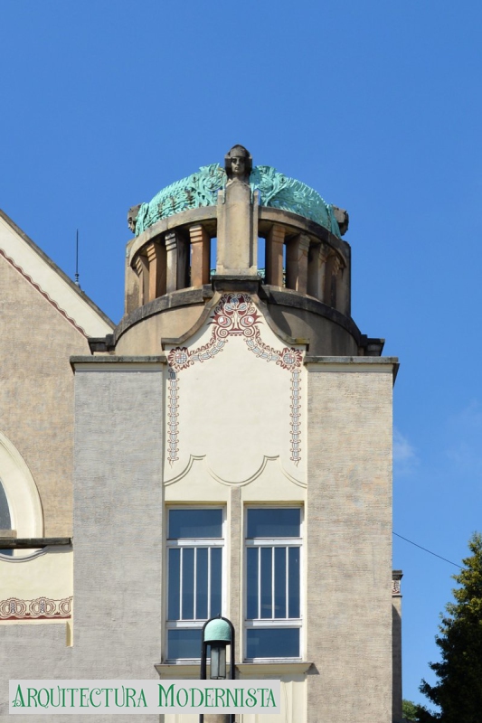 (Foto: Petr Šmídek; https://www.archiweb.cz/b/narodni-dum, 2013)