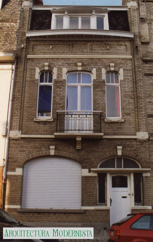 (Foto: © SPRB-DMS; https://monument.heritage.brussels/fr/Etterbeek/Rue_des_Bataves/4/13905, 1993)