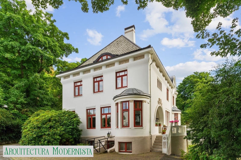 (Foto: https://dnbeiendom.no/altombolig/kjop-og-salg/norges-fineste-jugendvilla)