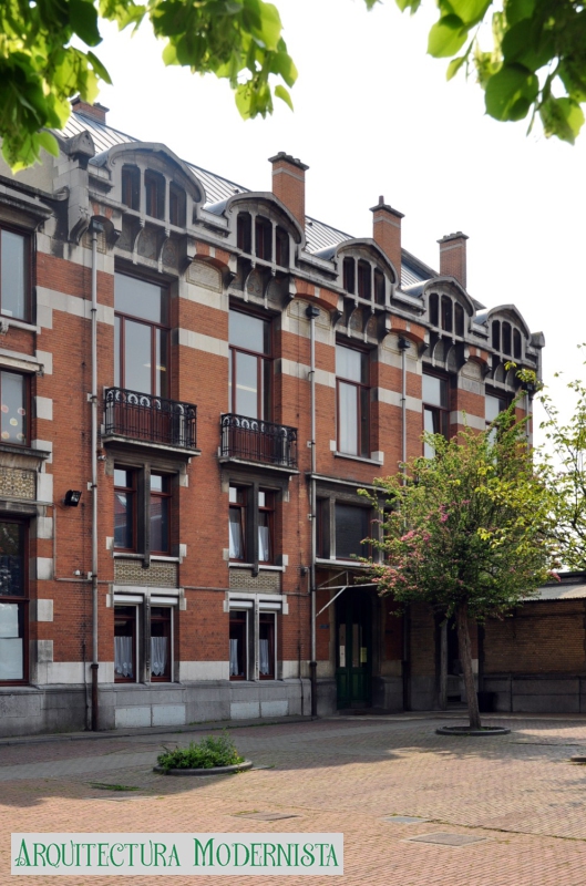(Foto: © SPRB-DMS; https://monument.heritage.brussels/fr/Schaerbeek/Avenue_de_Roodebeek/59/20942, 2011)