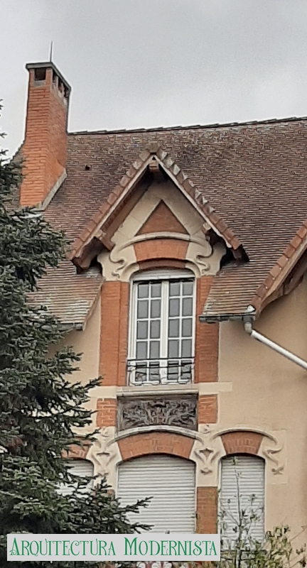 (Foto: Jocelyne / CC BY-SA 4.0; https://www.archi-wiki.org/, 2020)