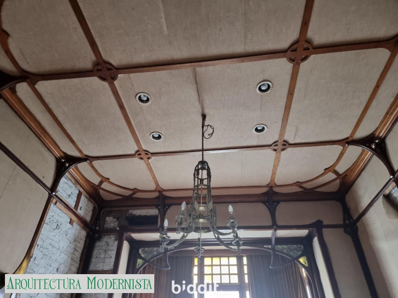 (Foto: https://www.biddit.be/fr/catalog/detail/216071; https://www.biddit.be/fr/catalog/detail/216071)