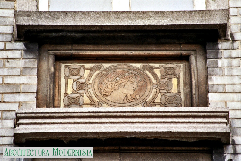(Foto: © SPRB-DMS; https://monument.heritage.brussels/fr/Ixelles/Rue_de_Hennin/23/18790, 2009)