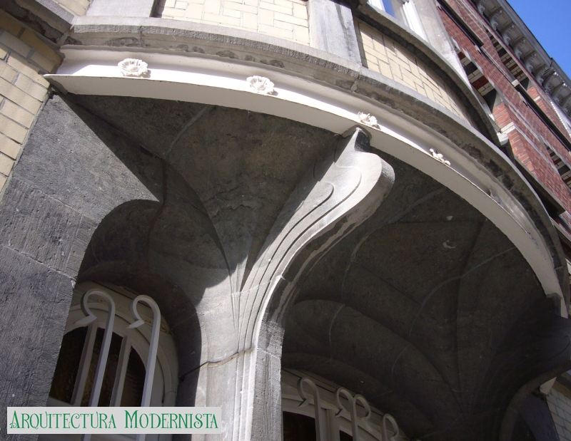(Foto: © SPRB-DMS; https://monument.heritage.brussels/fr/Bruxelles_Extension_Est/Rue_Leonard_de_Vinci/34/18500, 2009)