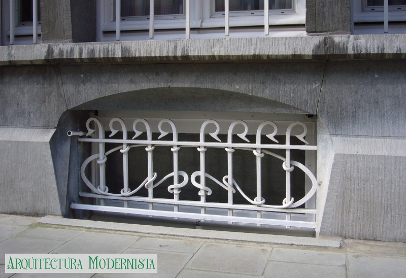 (Foto: © SPRB-DMS; https://monument.heritage.brussels/fr/Bruxelles_Extension_Est/Rue_Leonard_de_Vinci/34/18500, 2009)