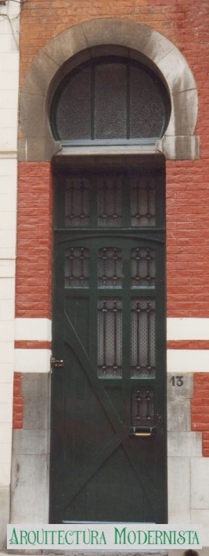 (Foto: © SPRB-DMS; https://monument.heritage.brussels/fr/Etterbeek/Rue_des_Moissonneurs/13/14483, 1994)