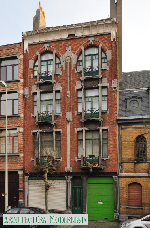 (Foto: © SPRB-DMS; https://monument.heritage.brussels/fr/Schaerbeek/Avenue_Sleeckx/90/22378, 2012)