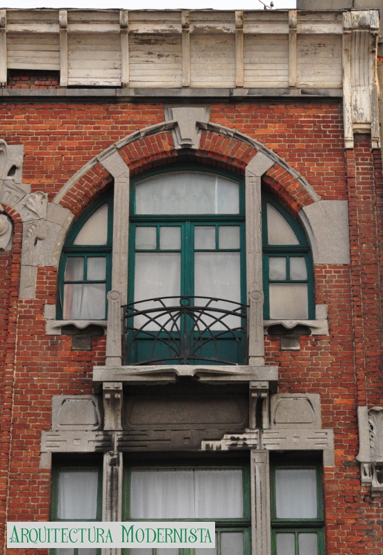 (Foto: © SPRB-DMS; https://monument.heritage.brussels/fr/Schaerbeek/Avenue_Sleeckx/90/22378, 2012)