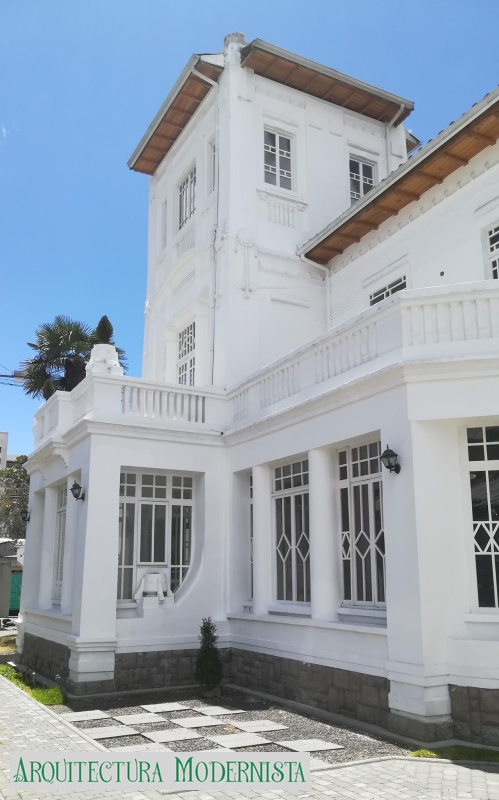 (Foto: https://losladrillosdequito.blogspot.com/2018/09/villa-helvetia.html)