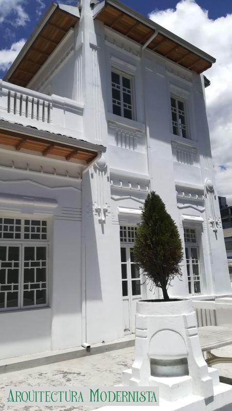 (Foto: https://losladrillosdequito.blogspot.com/2018/09/villa-helvetia.html)