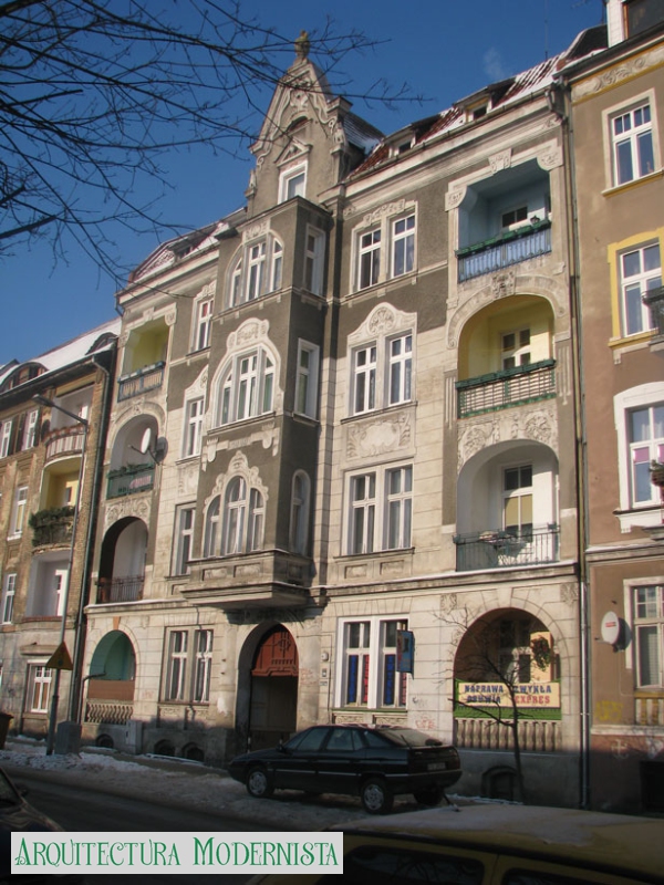 (Foto: Marek Demidowicz; muzeumsecesji.pl, 2010)