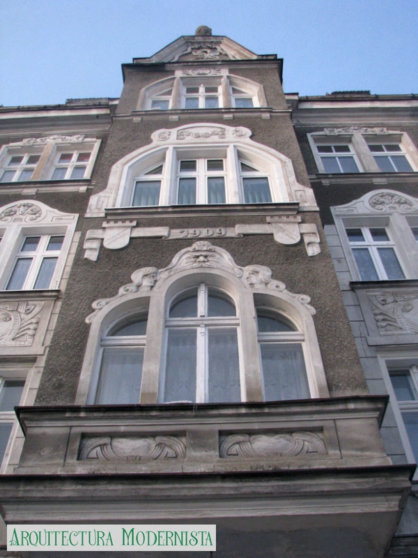 (Foto: Marek Demidowicz; muzeumsecesji.pl, 2010)