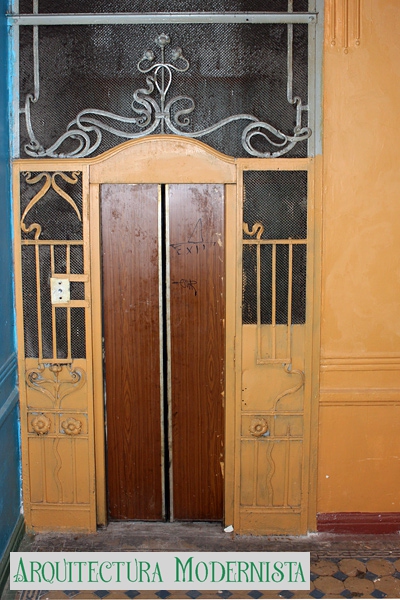(Foto: https://www.citywalls.ru/house12967.html)