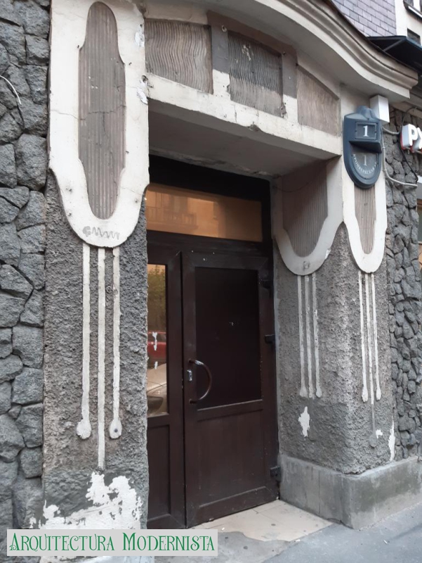 (Foto: https://www.citywalls.ru/house5938.html)