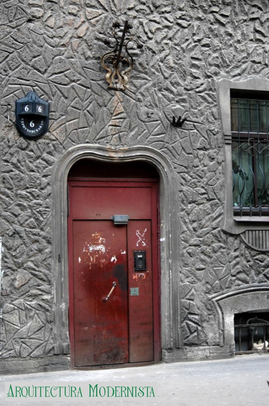 (Foto: https://www.citywalls.ru/house8296.html)