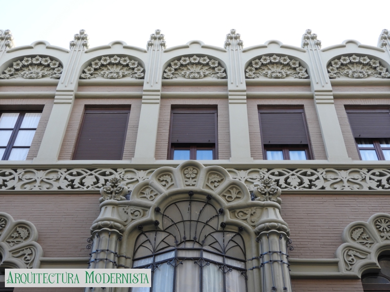 Cases Montoto - Façana a Alfonso XII (Foto: Valentí Pons Toujouse, 2024) Cases Montoto - Façana a Alfonso XII