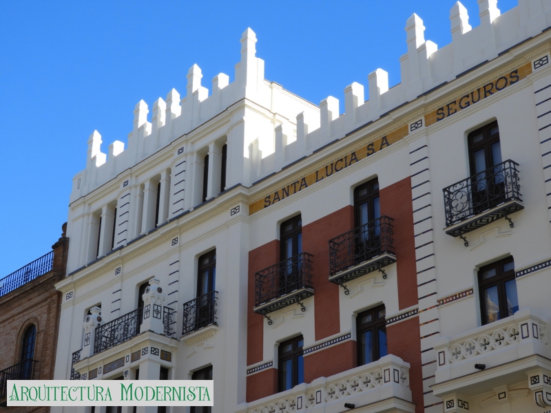 Casa Calvi - façana a Constitución