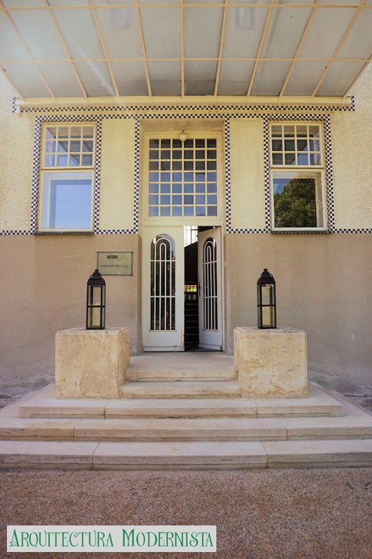 (Foto: https://isartnouveau.blogspot.com, 2015)