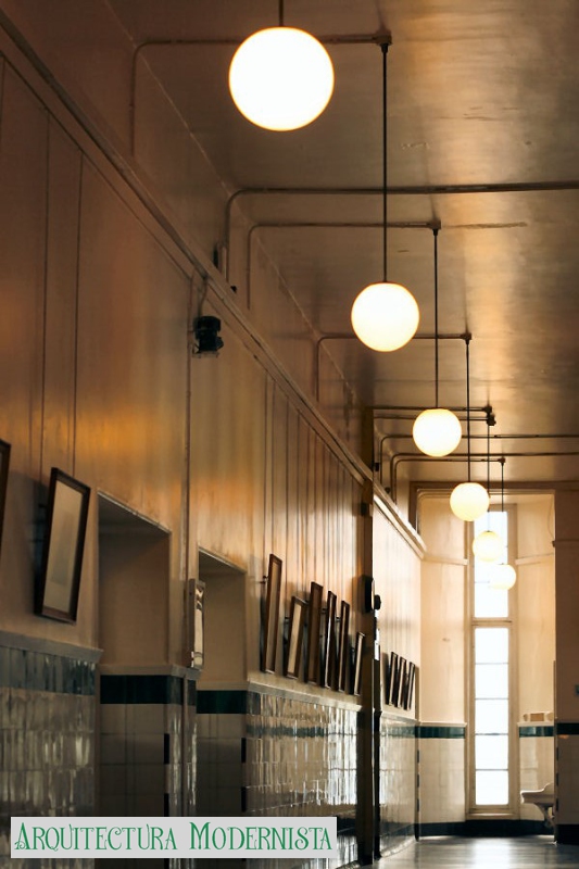 (Foto: https://isartnouveau.blogspot.com, 2010)