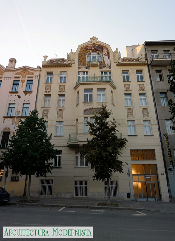 (Foto: https://isartnouveau.blogspot.com, 2011)