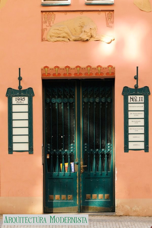 (Foto: https://isartnouveau.blogspot.com, 2011)