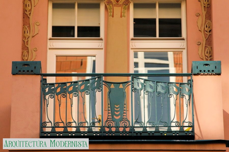 (Foto: https://isartnouveau.blogspot.com, 2011)