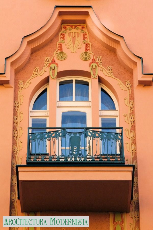 (Foto: https://isartnouveau.blogspot.com, 2011)