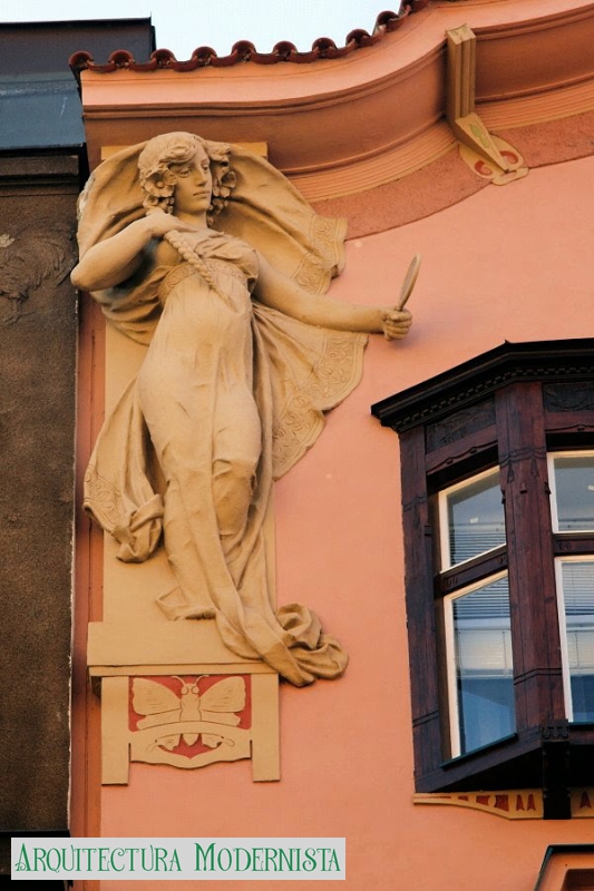 (Foto: https://isartnouveau.blogspot.com, 2011)