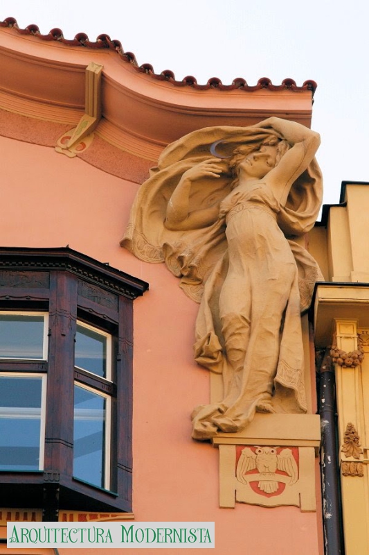 (Foto: https://isartnouveau.blogspot.com, 2011)
