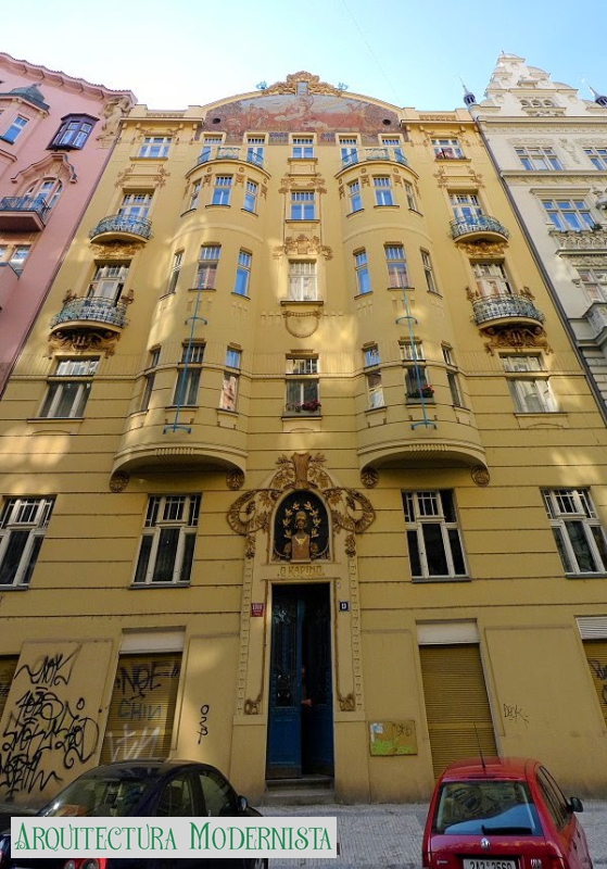 (Foto: https://isartnouveau.blogspot.com, 2011)