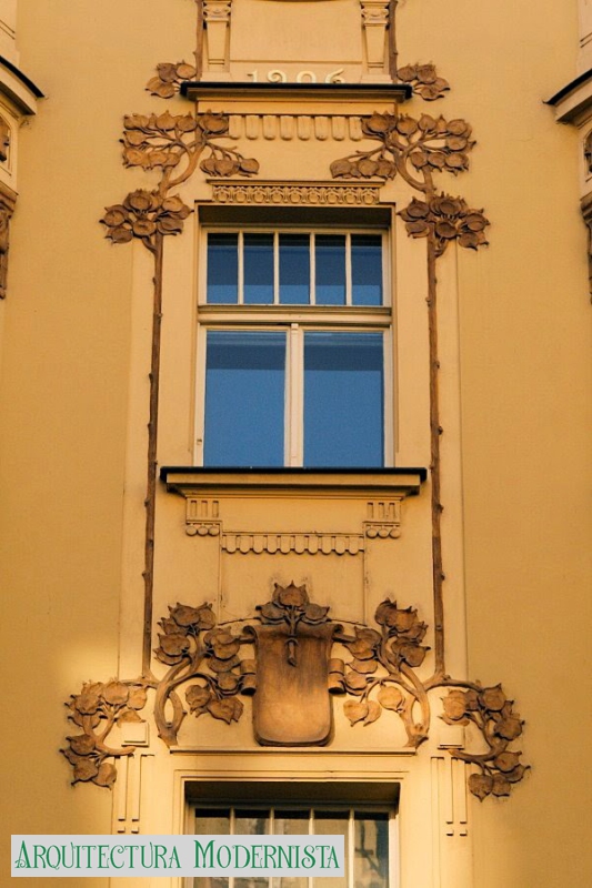 (Foto: https://isartnouveau.blogspot.com, 2011)
