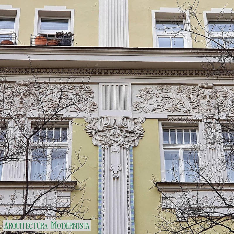 (Foto: Alena Jones; artnouveau_europe / Instagram, 2020)