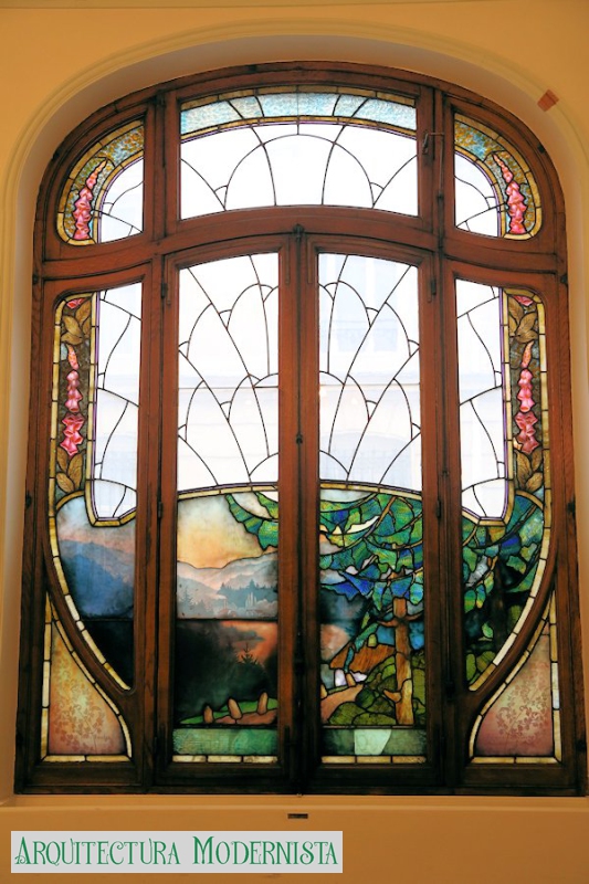 (Foto: https://isartnouveau.blogspot.com, 2012)