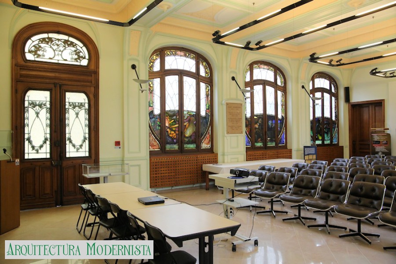(Foto: https://isartnouveau.blogspot.com, 2012)