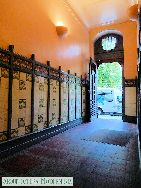 (Foto: https://isartnouveau.blogspot.com, 2012)