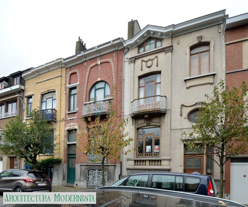 (Foto: © SPRB-DMS; https://monument.heritage.brussels/fr/Ixelles/Rue_du_Relais/123/23445, 2014)