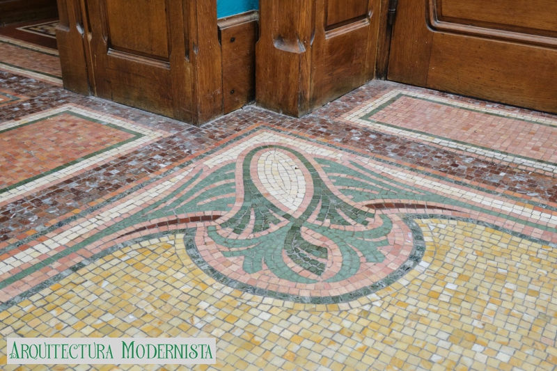 (Foto: https://www.espaces-atypiques.com/ventes/08300-rethel-manoir-darchitecte-louis-sorel-style-art-nouveau-et-art-deco-3898ear/)