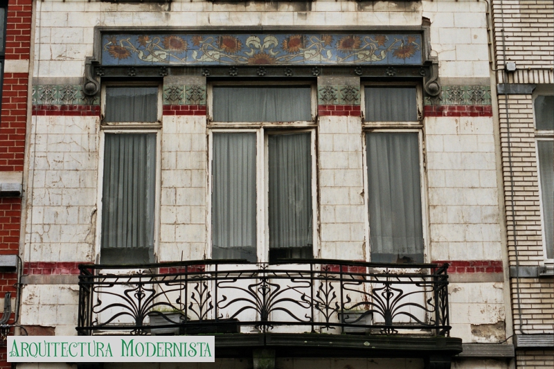 (Foto: © SPRB-DMS; https://monument.heritage.brussels/fr/Ixelles/Rue_Gaenaeral_Patton/7/16939, 2006)